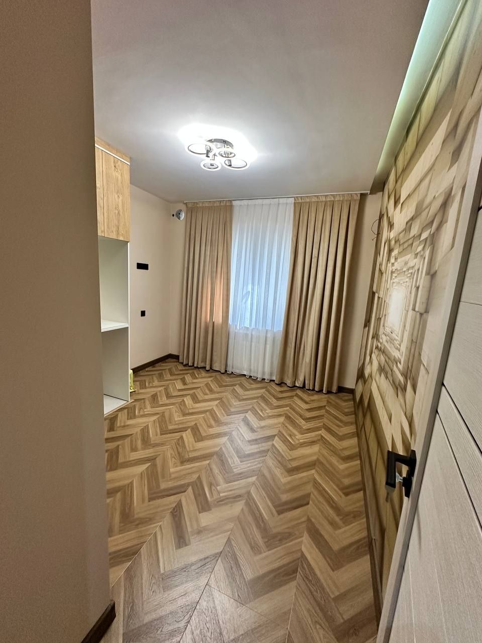 Продаётся 1/1/5 на м-в Карасу 1