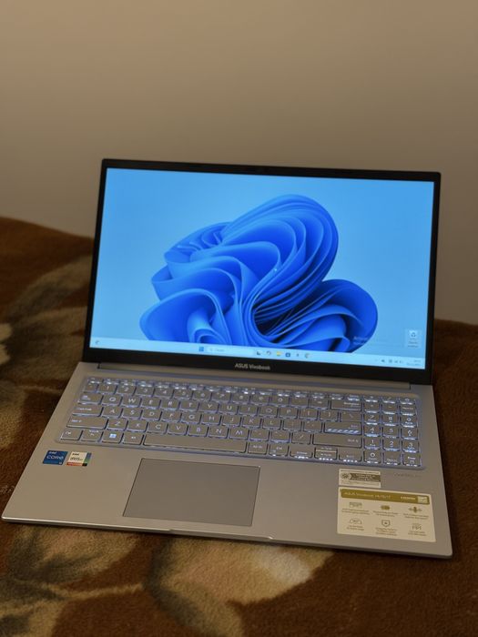 Laptop Asus Vivobook I5 gen 13 16 GB Ram 512gb ssd NOU