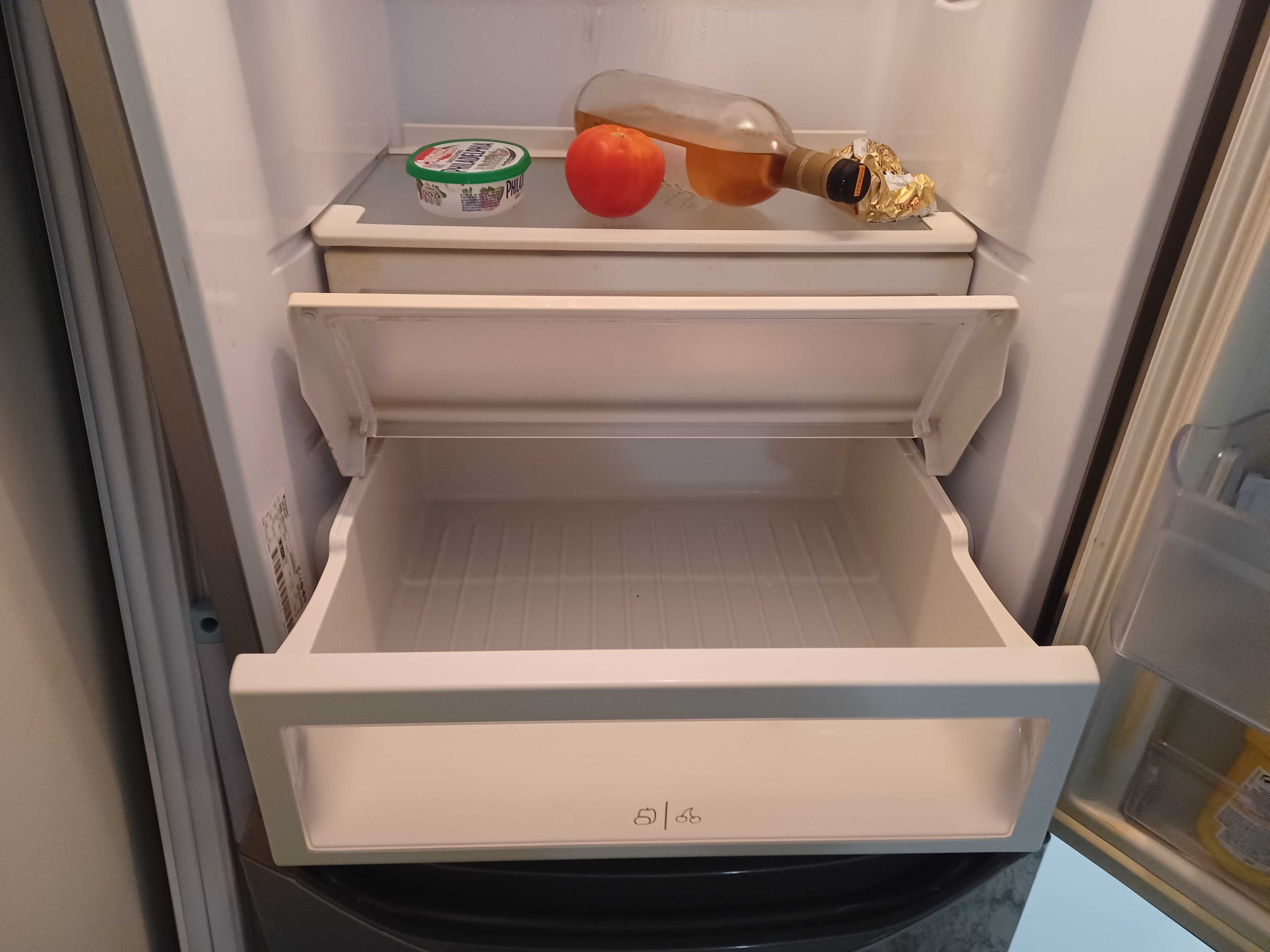 Хладилник с Фризер Ariston Hotpoint A+