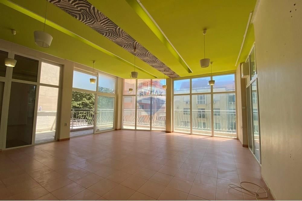 Помещение под наем, ж.к. Бриз, гр.Варна Д.В 4244