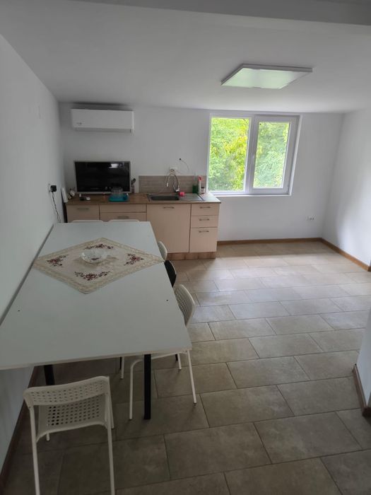 Inchiriez apartament