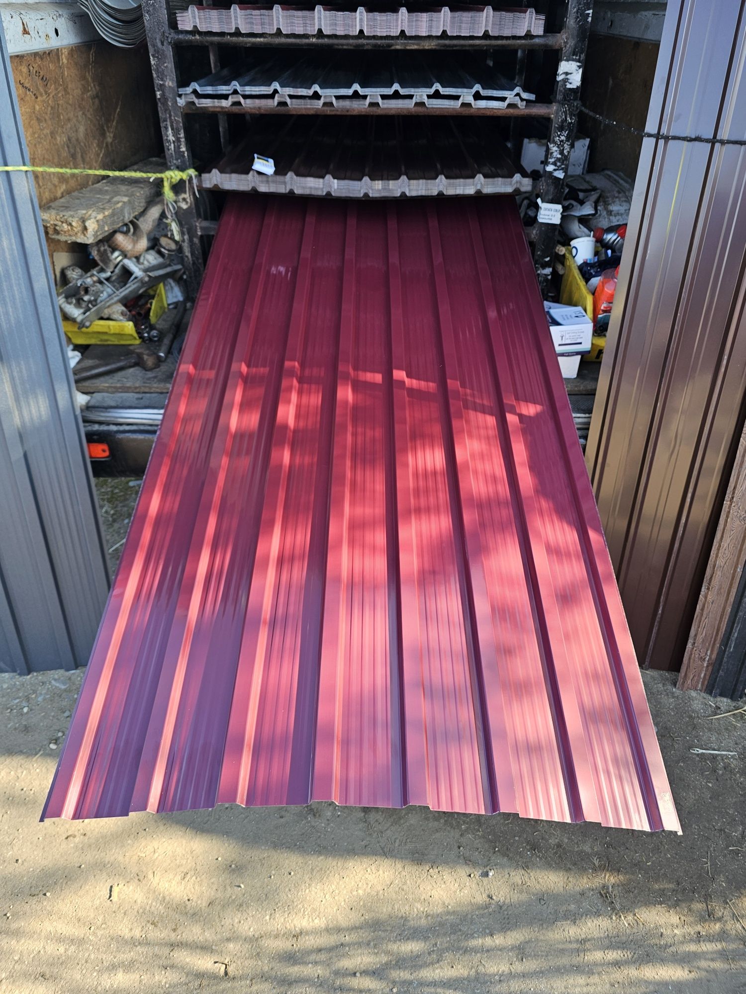 Vând tabla cutata color grosimi între 03 si 05