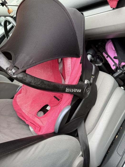 Scoica maxi cosi cu baza isofix