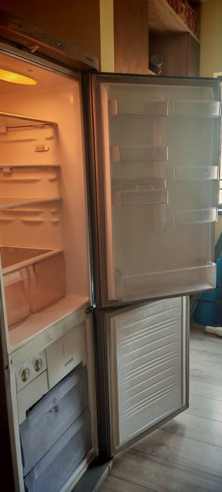 Frigider cu congelator Samsung 325L