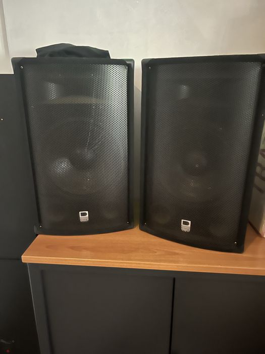 De vanzare boxe active