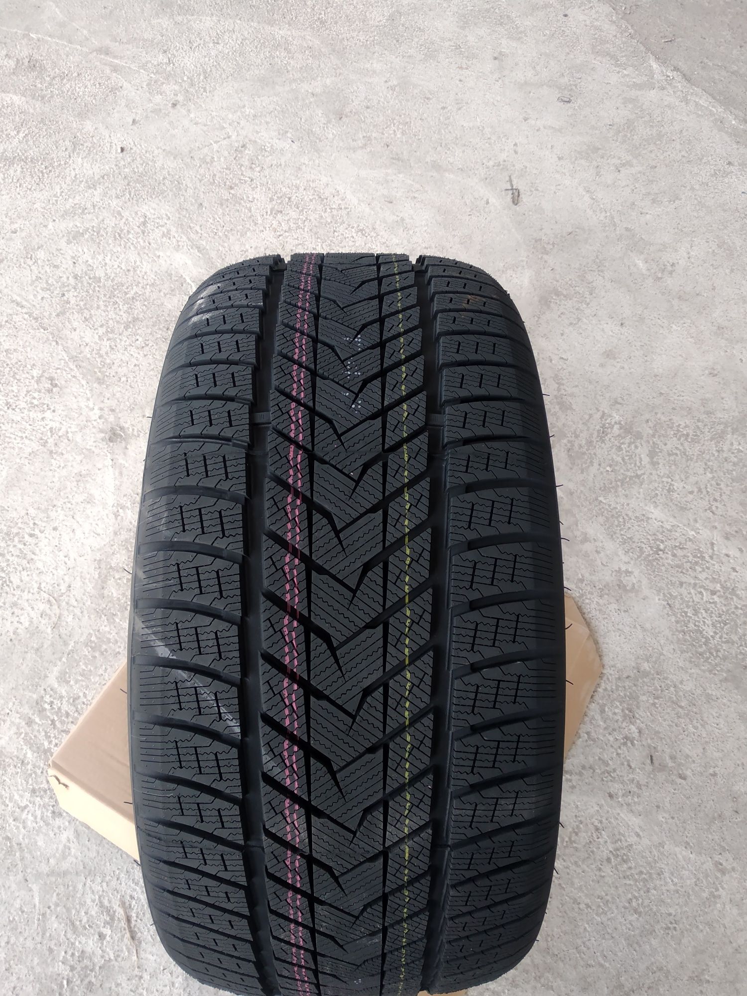Разноширокий зимние автошины 245/40R20 - 275/35R20