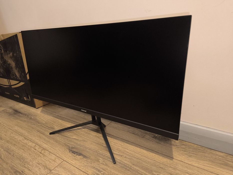 Игровой монитор 28.7 дюймов