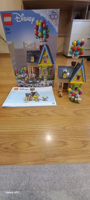 Lego Disney- 43217 Lego Movie- 70825