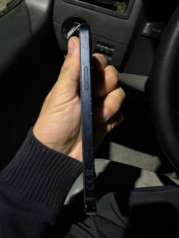 iPhone 12 прадается