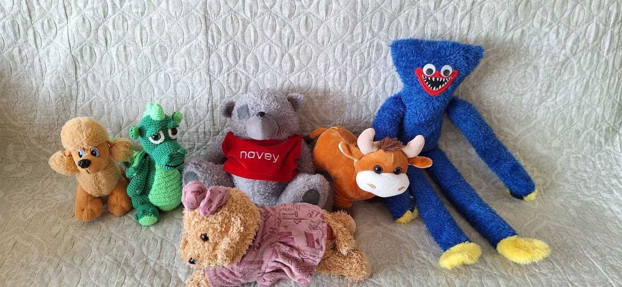 Игрушки (много и разных)