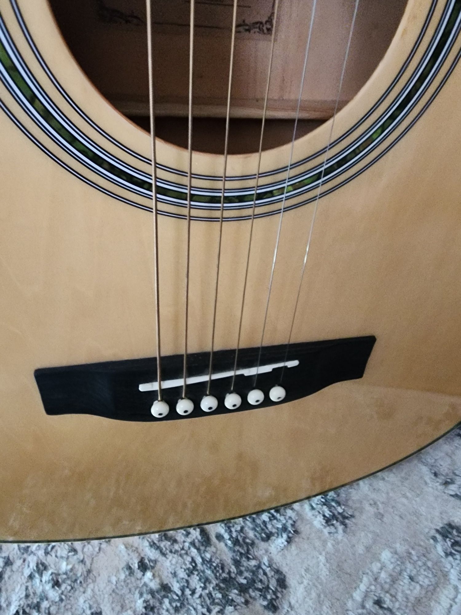Gitara 2023 olingan koʻp ishlatilmagan