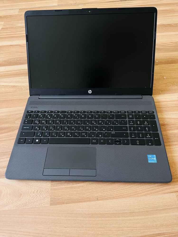 Hp noutbuk core i3 juda kam ishlagan ideal