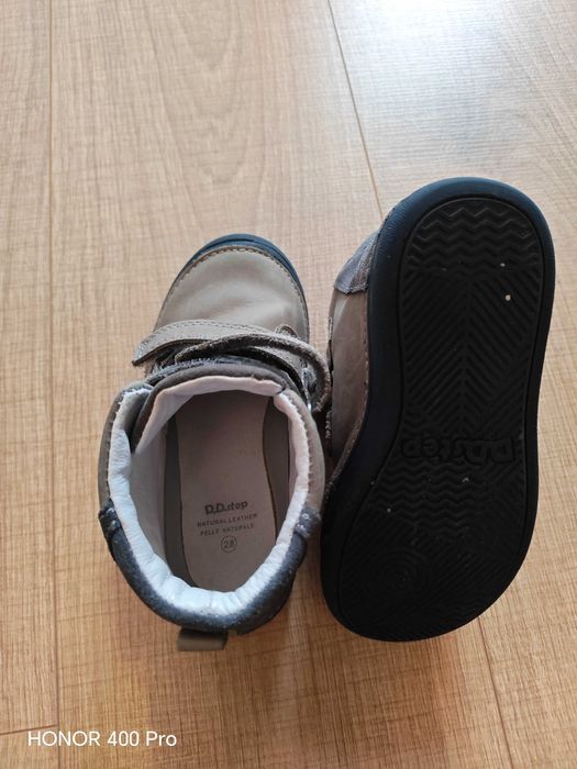 De vânzare încălțăminte pentru băieți mărimea 28 marca D,D,Step