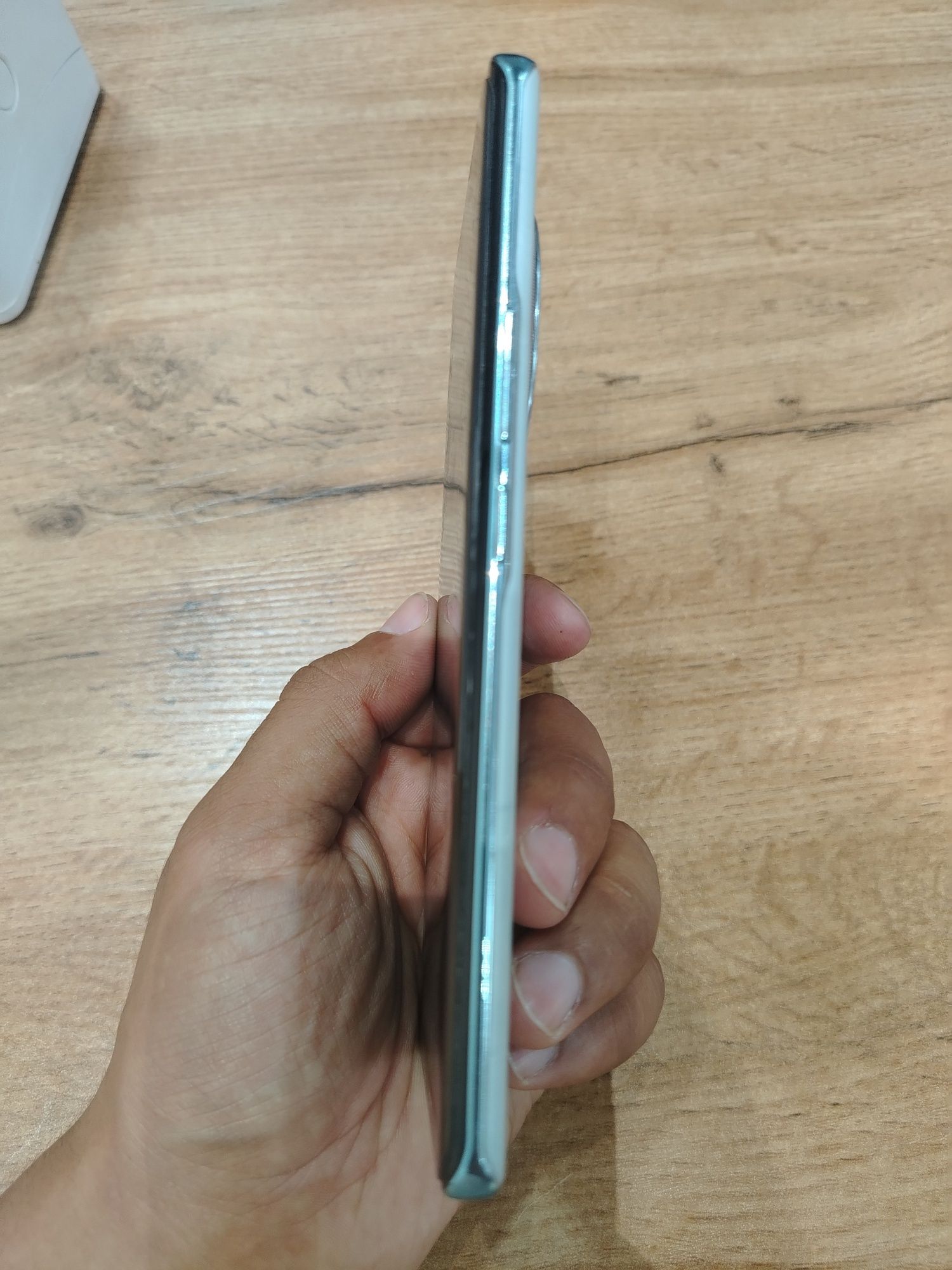 Honor x9c 6600 amper sotiladi yangiday