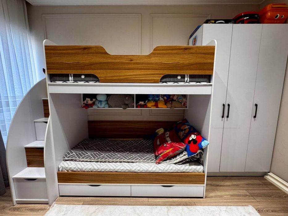 Продаю детские мебель комплект