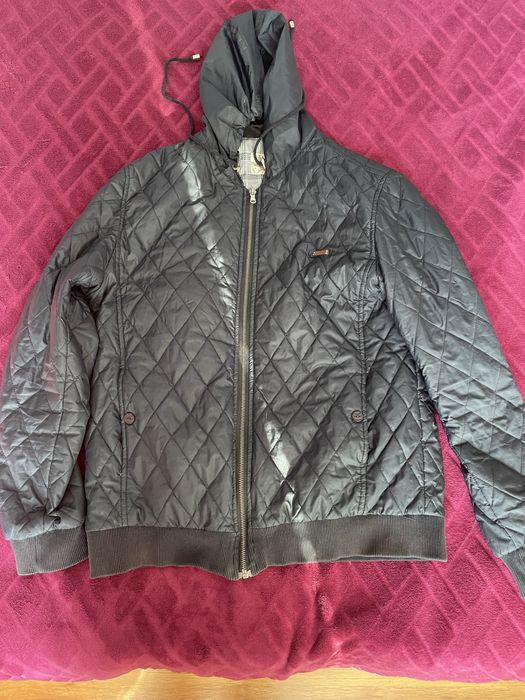 Легкая мудская куртка-ветровка