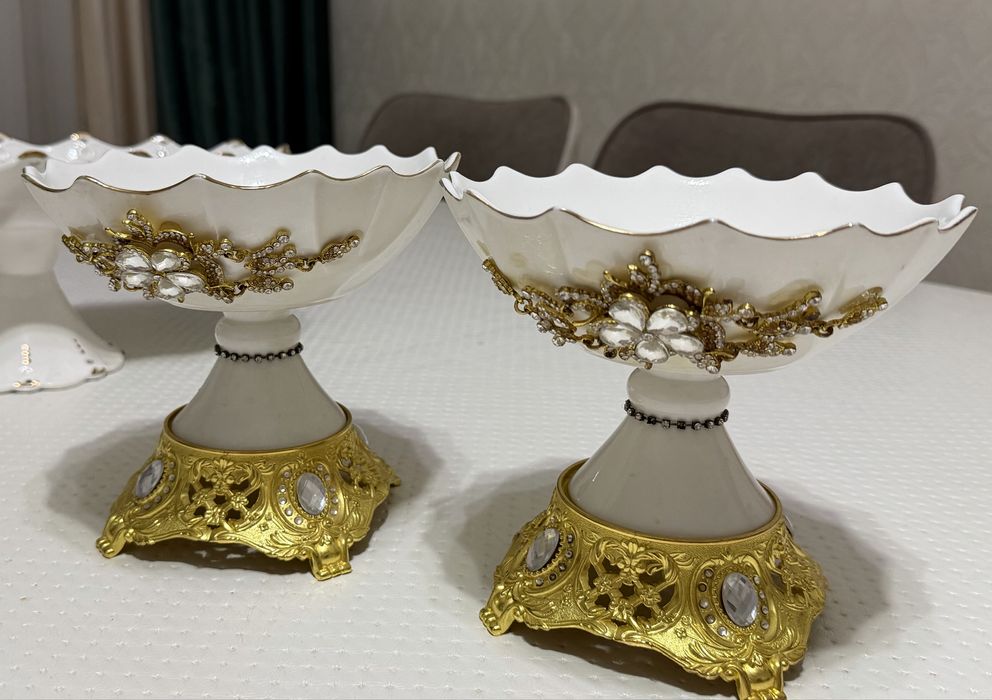 продам красивую конфетницу