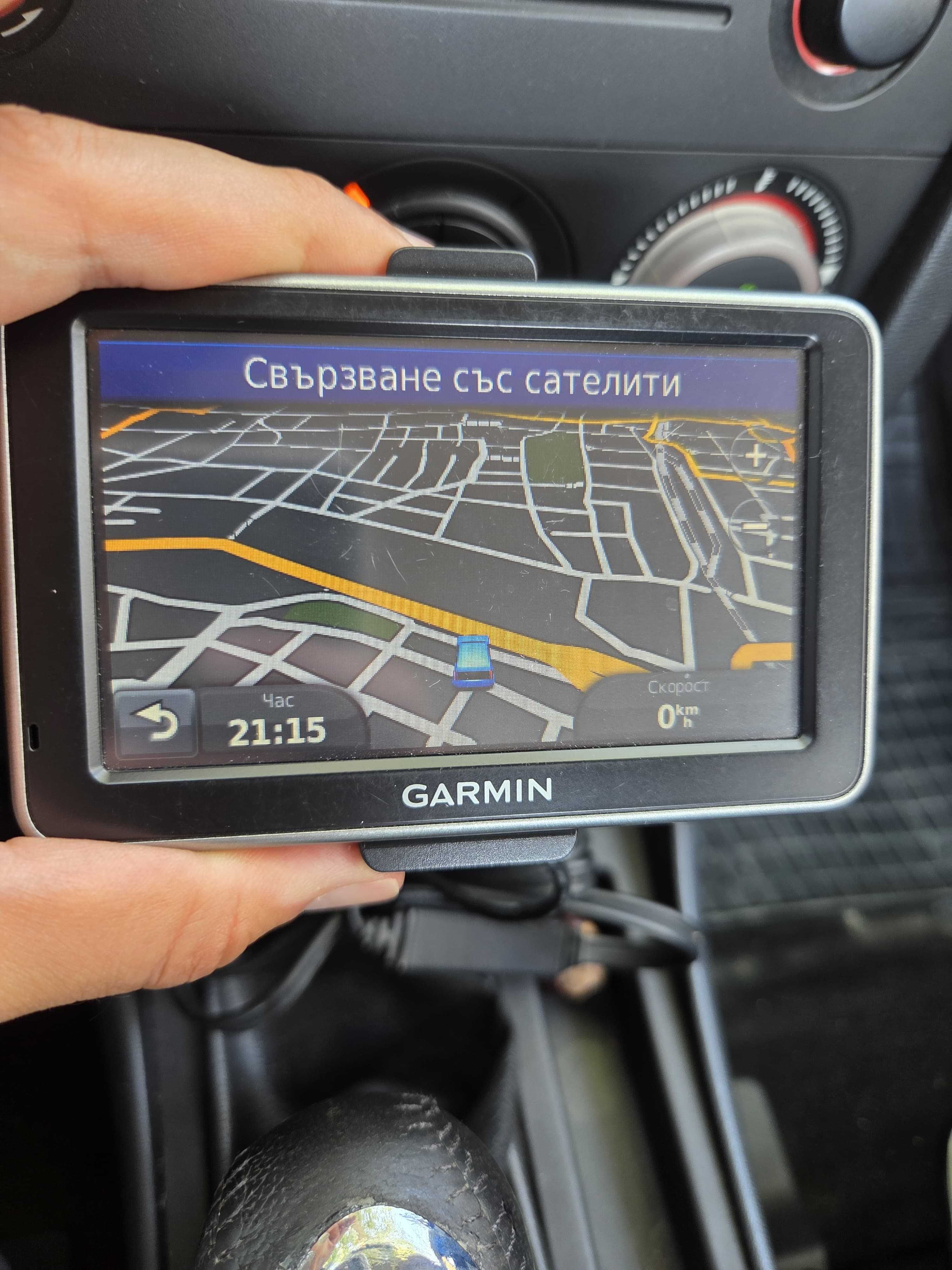 Garmin Nüvi 2350 навигация със стойка и зарядно за запалка