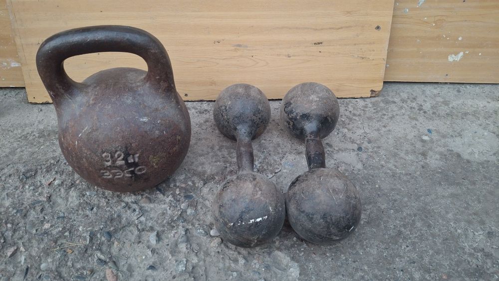 Продам гирю и гантели СССР