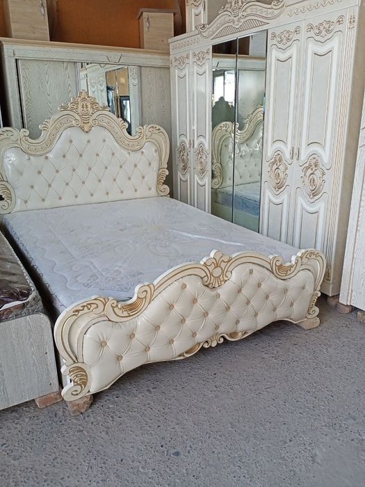 Sotiladigan splani mebel bor