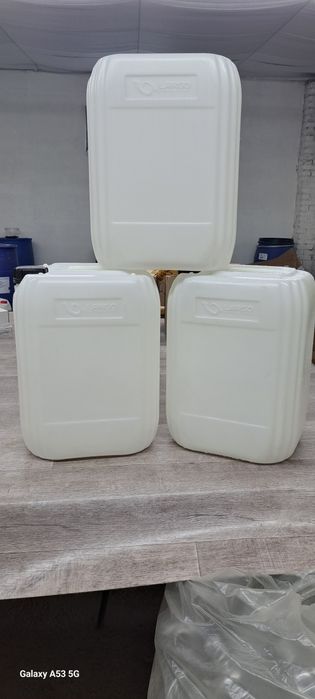 Канистры пластиковые  20л