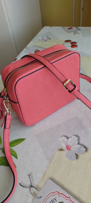 Дамска чантичка цвят корал