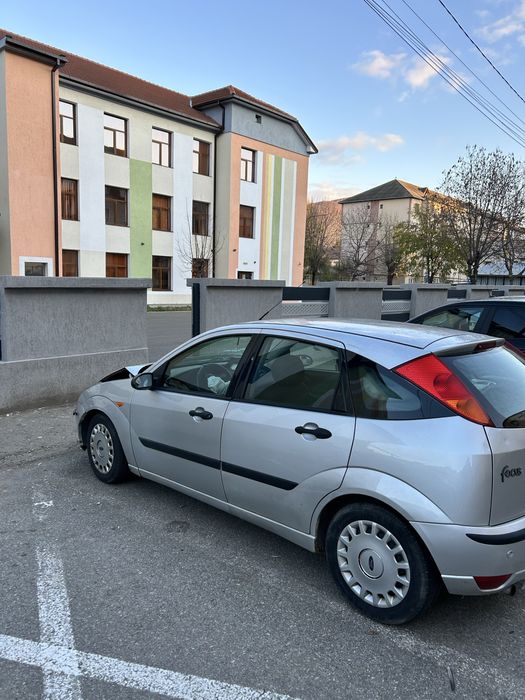 Vand Ford Focus MK1 1.8 benzina 2004 pentru PIESE