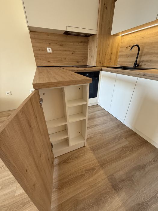 Продавам модерна кухня – почти неизползвана!