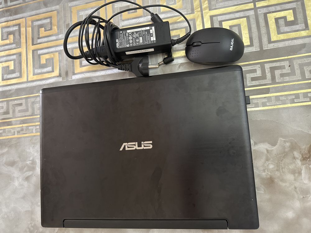 Ноутбук ASUS сотилади.  Сенсор.Холати ало даражада.
