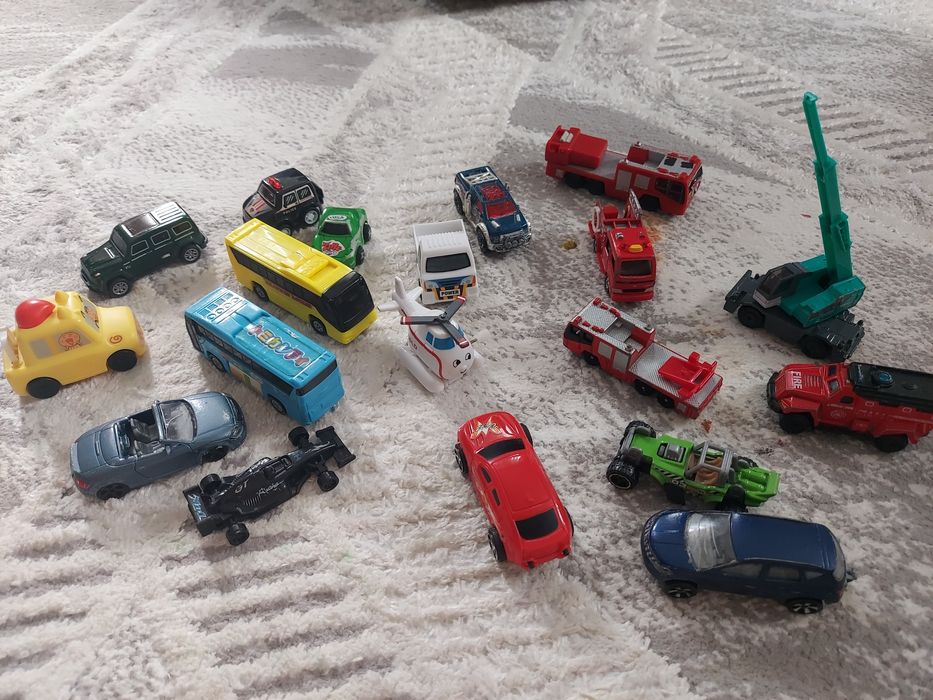 Все машинки  за 4000тг