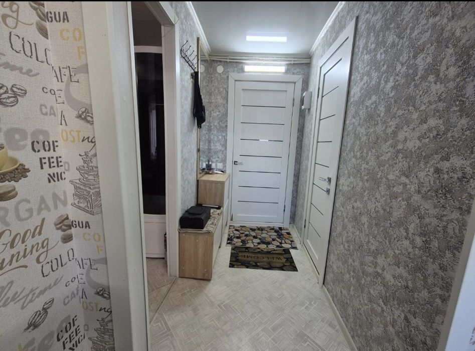 продам 1 комнатную квартиру район хромзавода