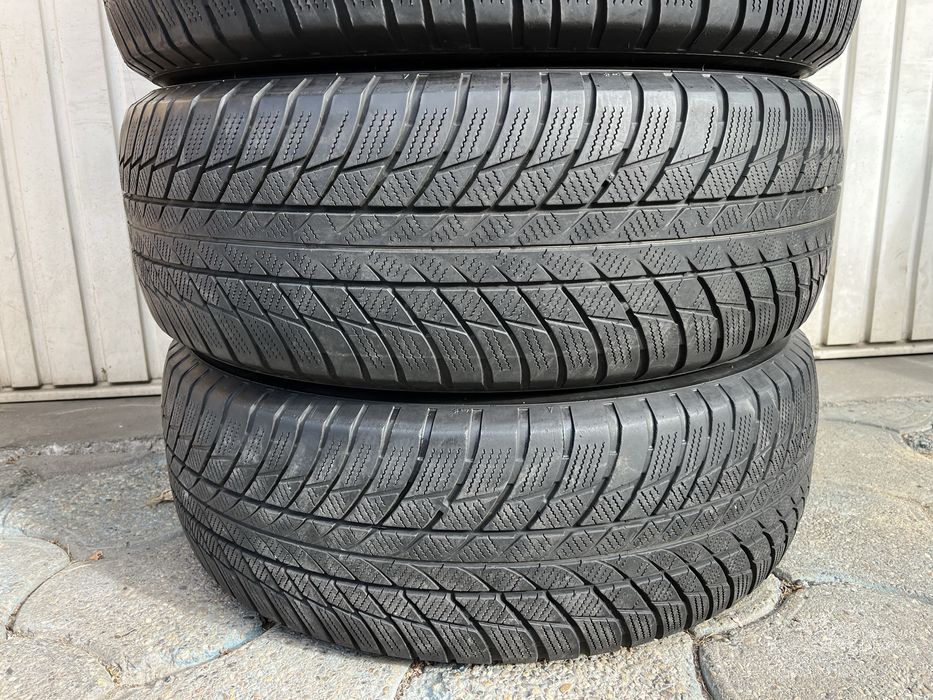 4 anvelope iarna 225/60 R18 Bridgestone, RunFlat, DOT 2019! 5mm profil