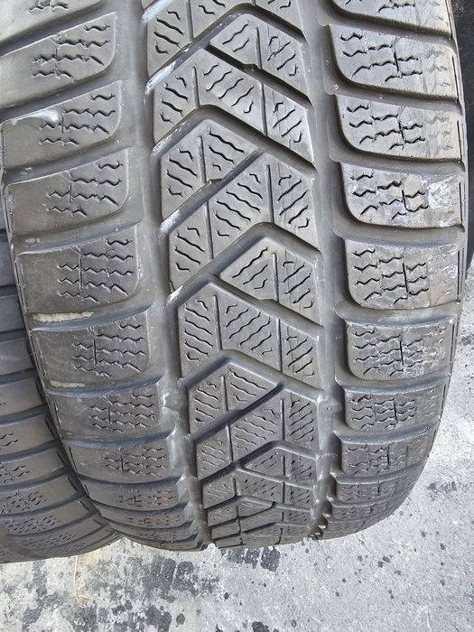 Pirelli 235 45 R 19 iarna
