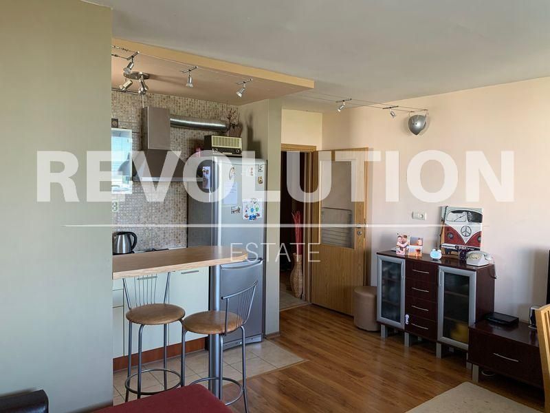 Дава се под наем Тристаен апартамент в Варна, Младост 1 - 70 кв.м за 500 € - Снимка #1