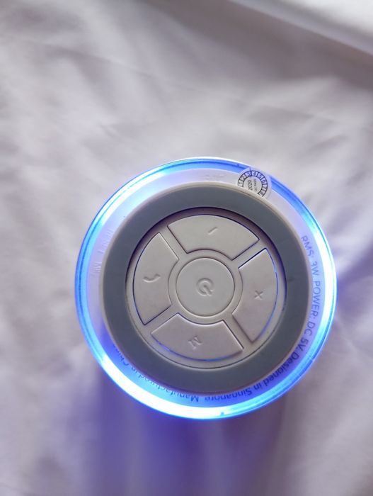 Продам блютуз колонку rombica