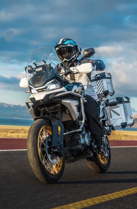 Туристический мотоцикл CFmoto 700 MT турэндуро эдвенчер