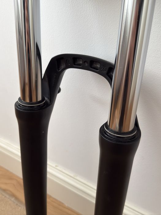 Furca SR Suntour Coil, 120mm, 27.5