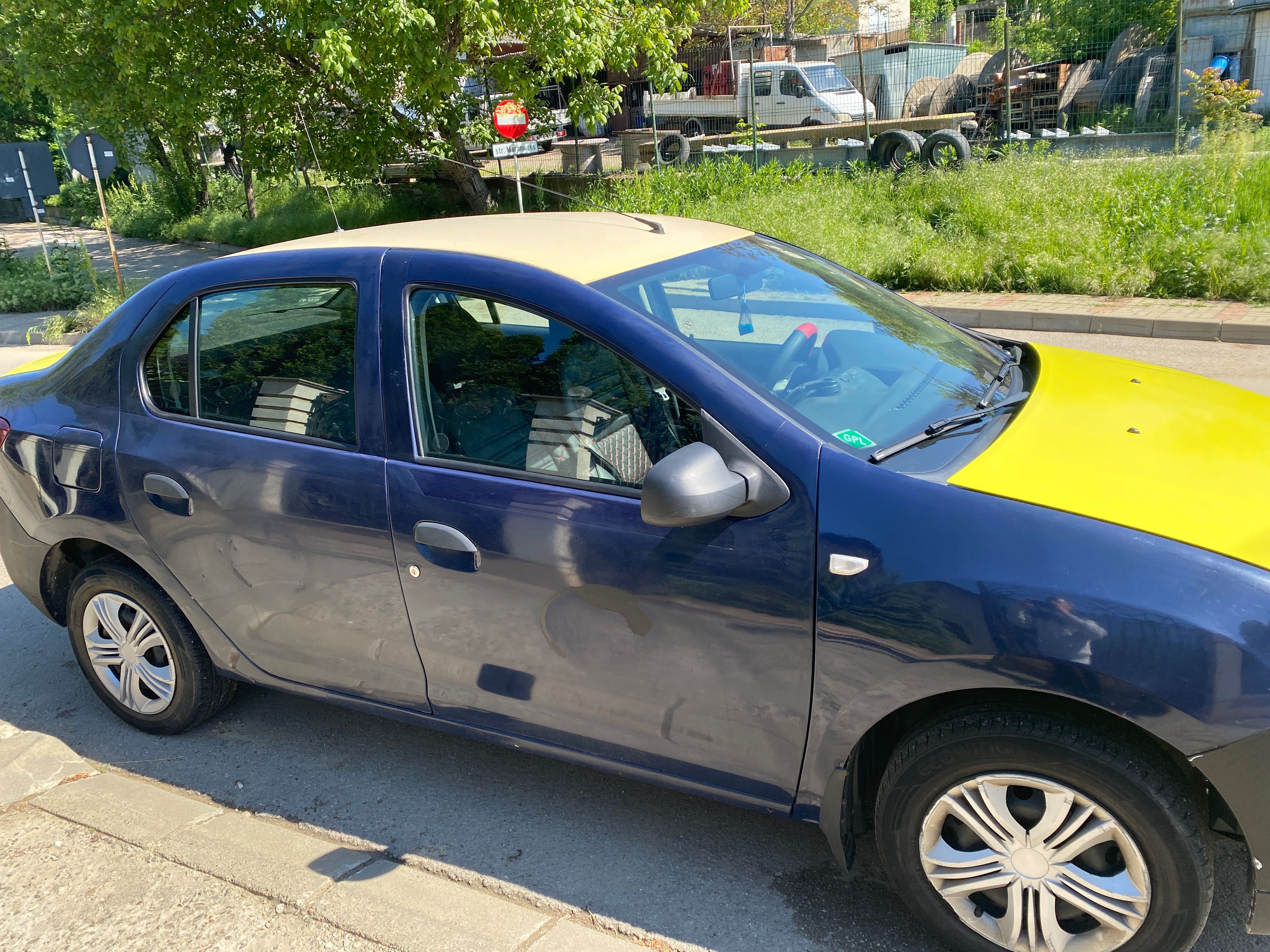 Vând Dacia Logan