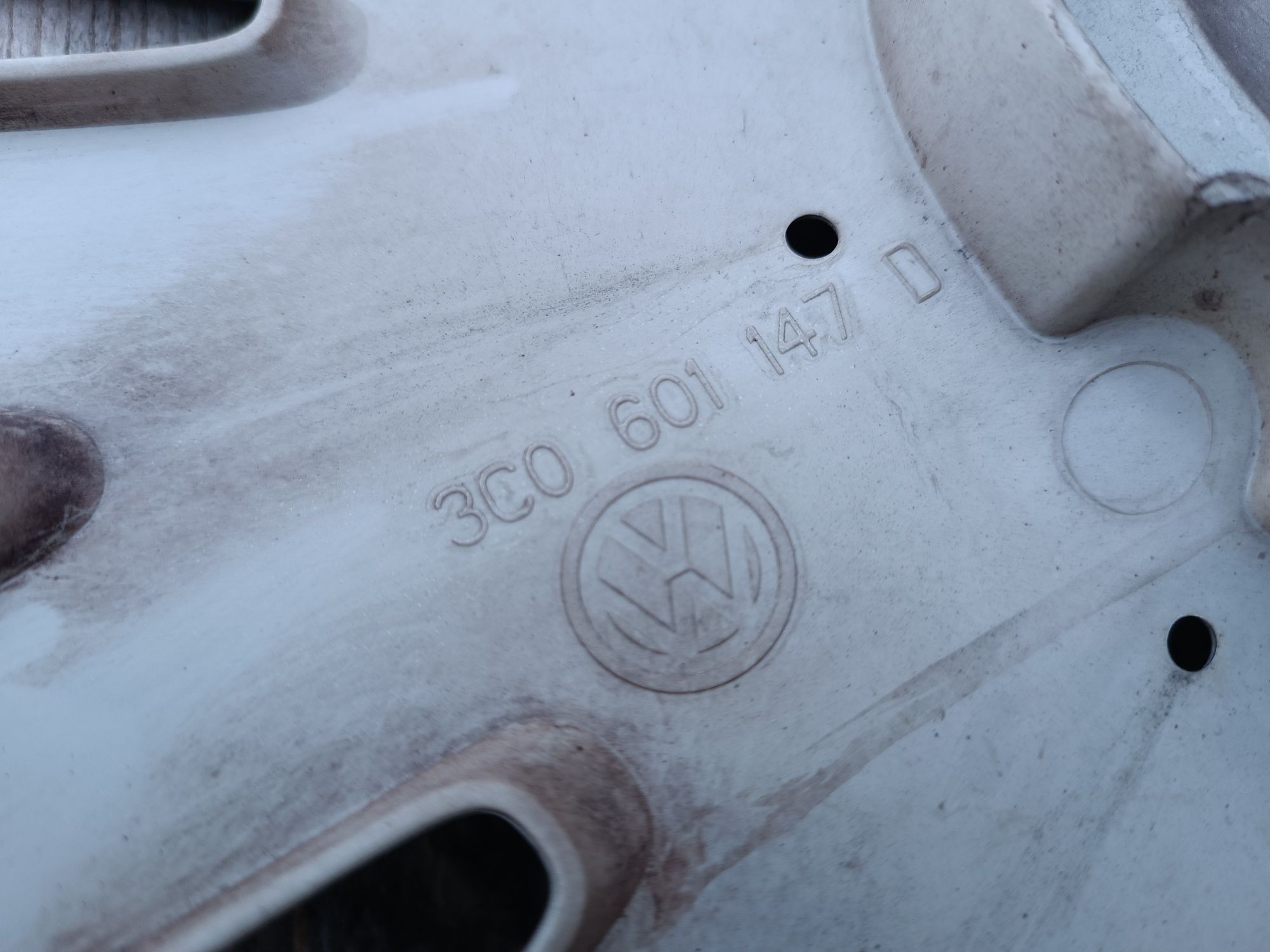 Оригинални тасове VW 16 цола