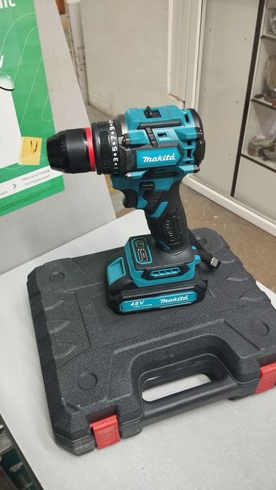 Шуруповерт MAKITA