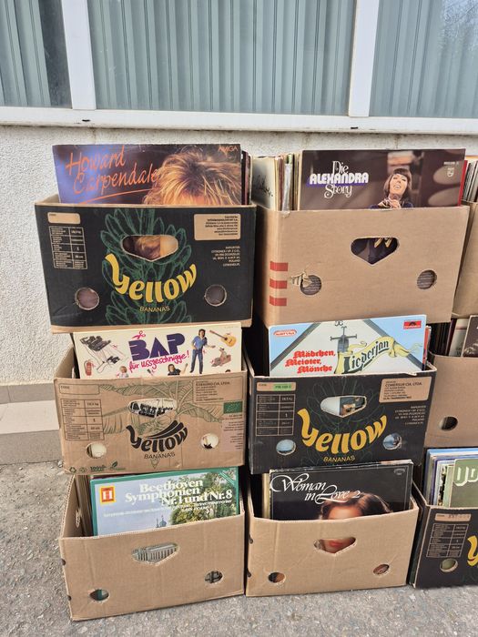 Vând Lot 900lp Discuri Vinil colectie muzică ușoară straină mixta
