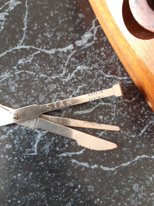 Set 3 pipe de colectie pe suport lemn cu 3 accesorii pt ele