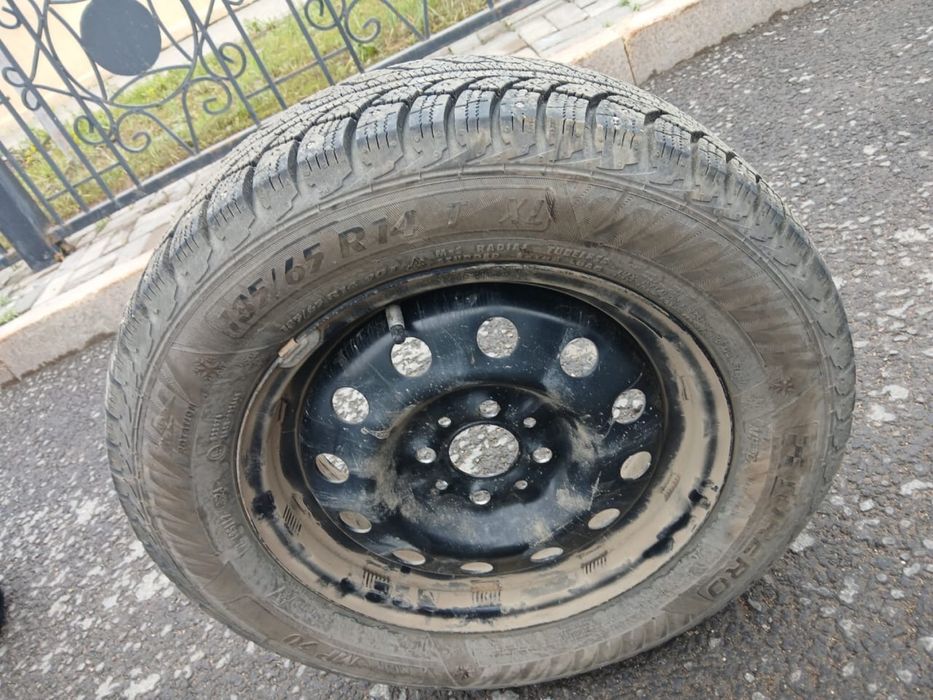 Продаю шины размер 14