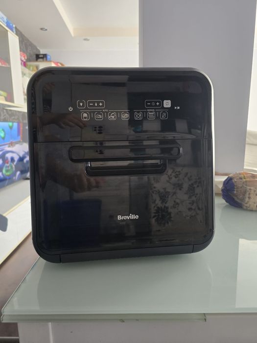 Friteuza cu aer cald Breville Airfryer