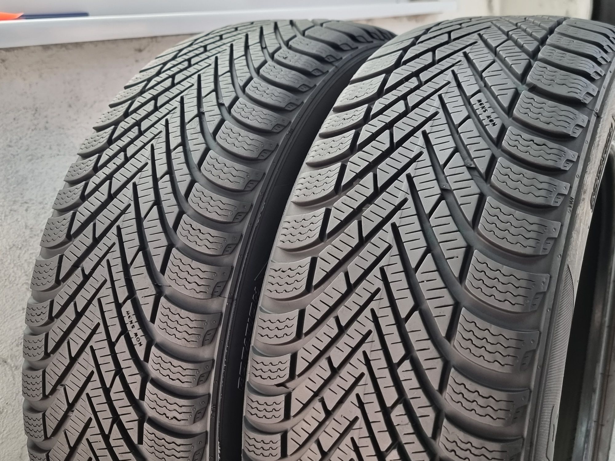 205/55/16 Pirelli 2Броя: 150лв 7.5мм