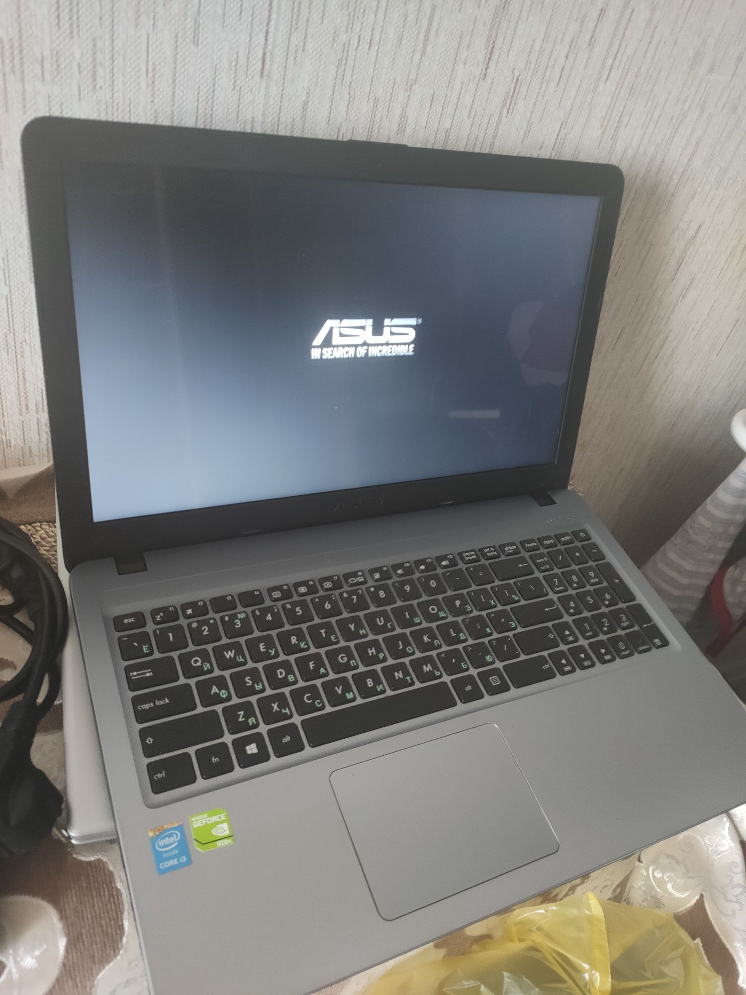 Продам ноутбук Asus core I3