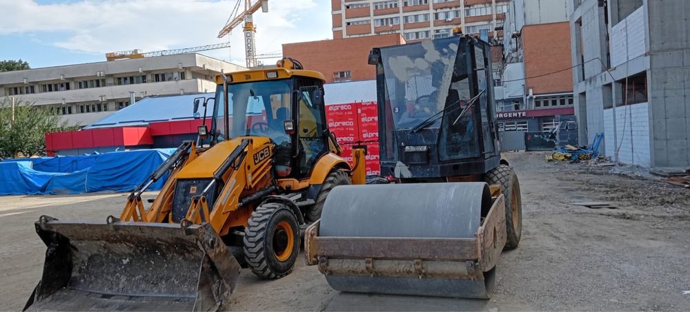 Inchiriez cilindru compactor