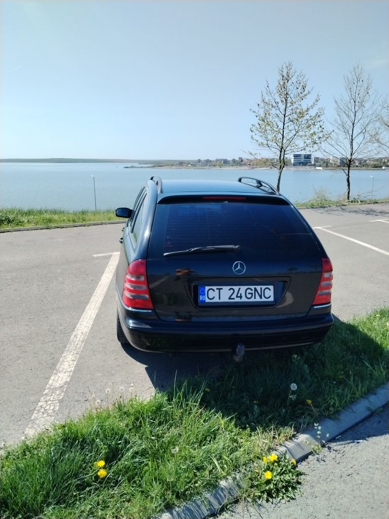 Mercedes Benz clasa c din 2004