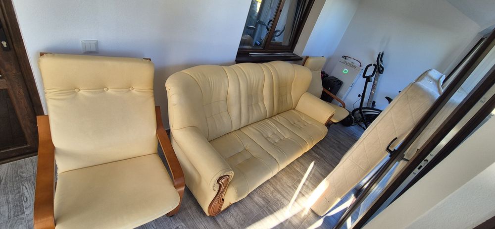 Vând canapea cu 2 fotolii