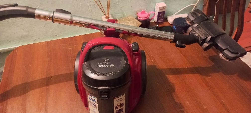 Продам пылисос Bosch